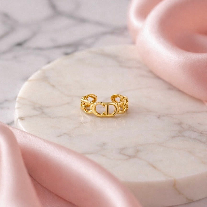 Diora Ring