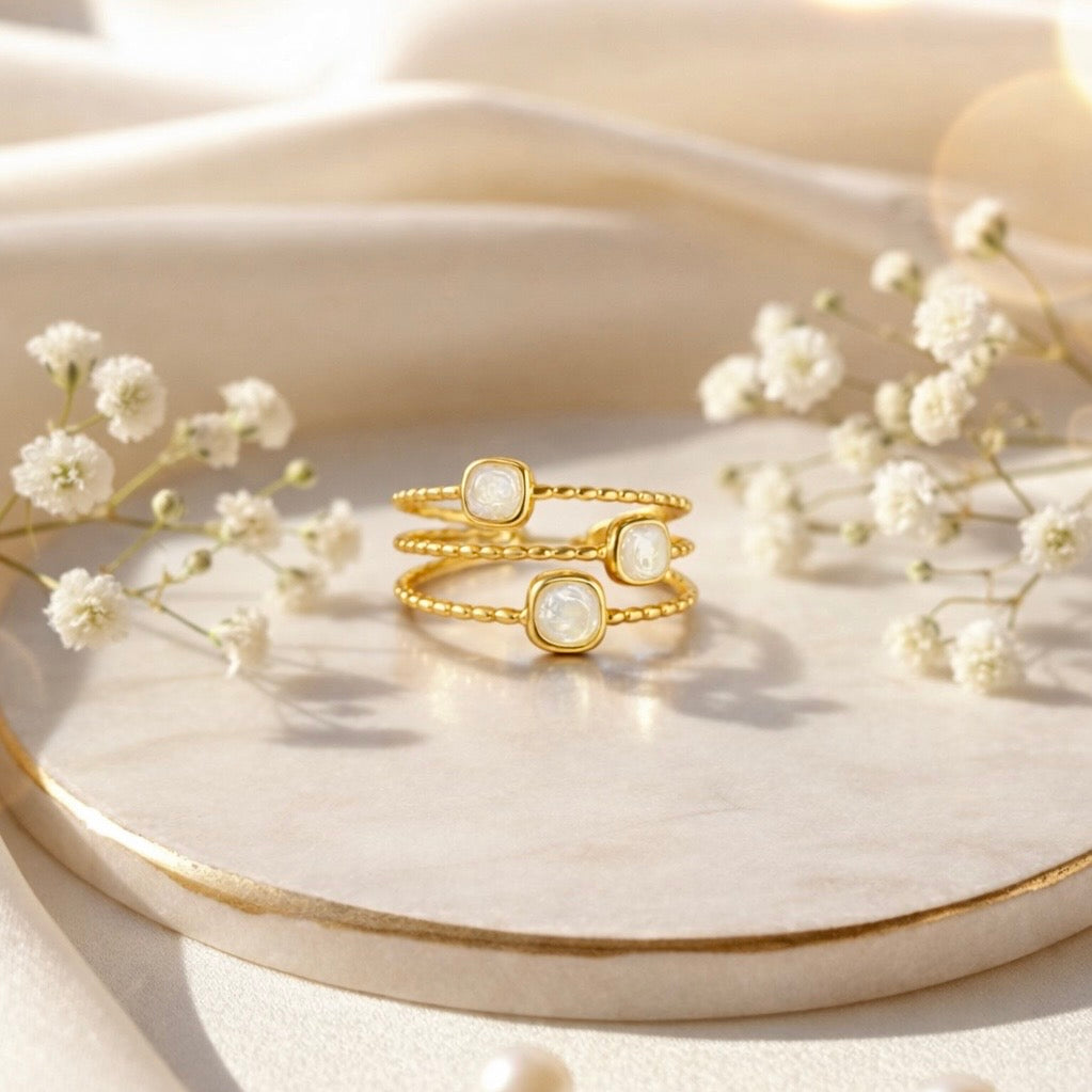 Luna Pearl Ring